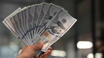 تحديثات البنوك.. تحركات سعر الدولار أمام الجنيه المصري خلال تعاملات السبت اليومية